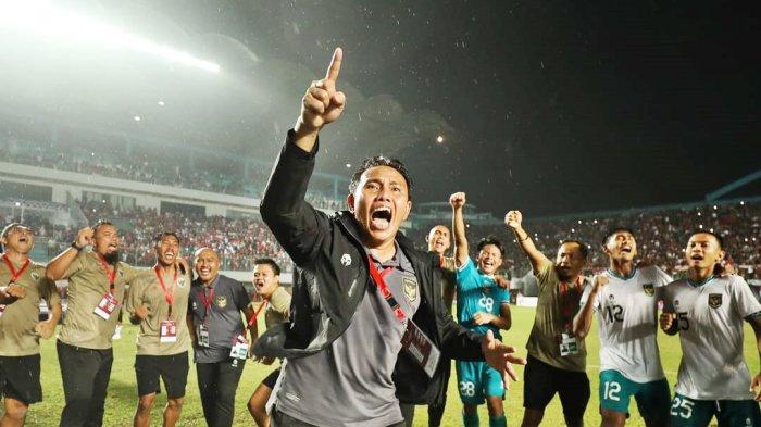 Timnas Indonesia U-16 yang dilatih Bima Sakti sukses dalam kejuaraan tingkat Asia Tenggara atau Piala AFF U16 2022 di Indonesia.