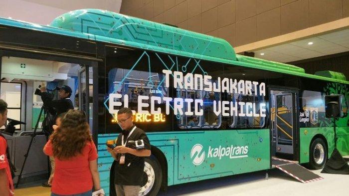 Bus listrik ramah lingkungan yang akan diuji coba PT Transjakarta. Foto diambil Kamis (21/3/2019).