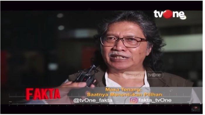 Cak Nun beri pesan kepada kedua Calon Presiden (Capres), Joko Widodo (Jokowi) dan Prabowo Subianto dalam menghadapi masa tenang Pemilu 2019, Senin (15/4/2019).