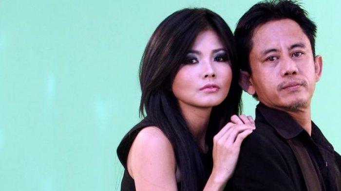 Epy Kusnandar dan sang istri, Karina Ranau.