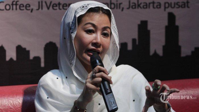 Hasnaeni Moein atau dikenal sebagai Wanita Emas.