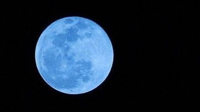 JAM BERAPA BLUE MOON - Blue Moon