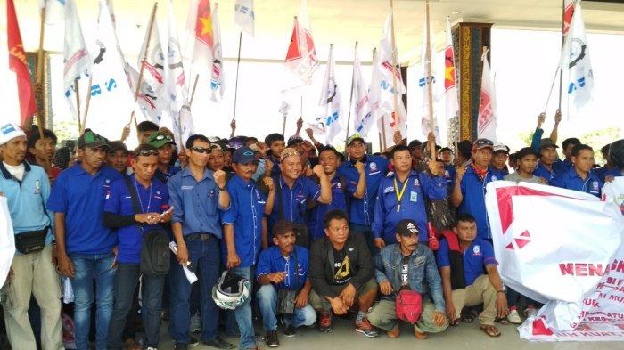 UMP 2025 - Ilustrasi. Buruh dalam aksi solidaritas May Day di Lapangan Agatis, Tanjung Selor, Selasa 1 Mei 2018. UMP Kaltara 2020 ditetapkan sebesar Rp 3.000.804