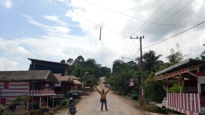 Desa Jembayan Dalam, Kecamatan Loa Kulu disulap menjadi Kampung Merah Putih. Pihak desa mengalokasikan anggaran Rp 15-20 juta