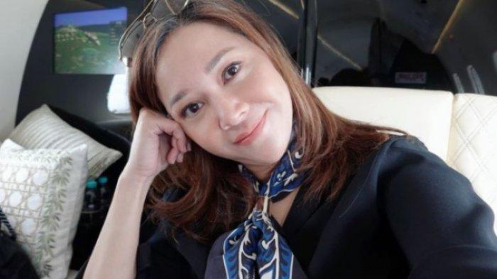 Foto Maia Estianty yang diunggah di akun Instagramnya. Maia Estianty panen kritikan gara-gara videonya beri pesan bagi mereka yang dipisahkan dari pasangan. Video Maia Estianty tersebut dituding menyindir