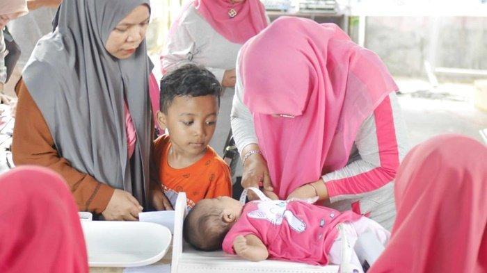 Ilustrasi program operasi timbang yang dilaksanakan Dinkes Kota Bontang dalam rangka pemetaan stunting. DPRD Kota Bontang mengatakan bahwa kolaborasi masyarakat kunci penanganan stunting.