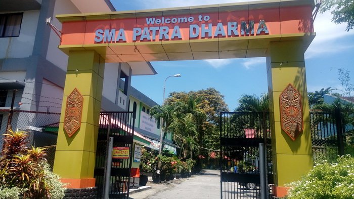 Pintu gerbang SMA Patra Dharma Balikpapan, Kamis (3/5/2018).