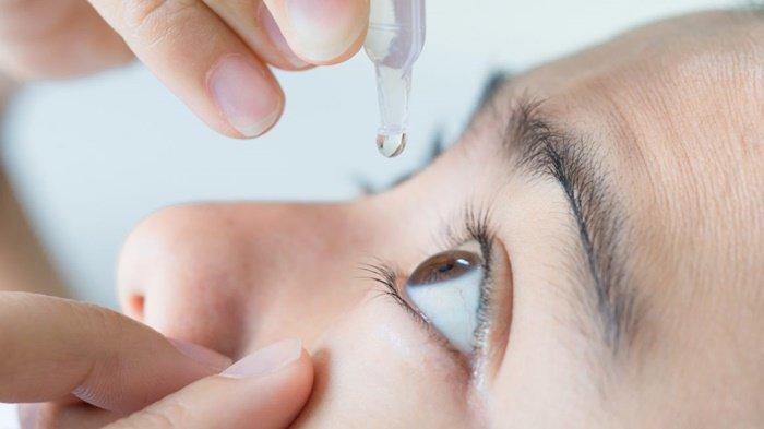 Ilustrasi - Pakai Obat Tetes Mata,Telinga dan Hidung saat Sedang Berpuasa, Apakah Bisa Batalkan Puasa?