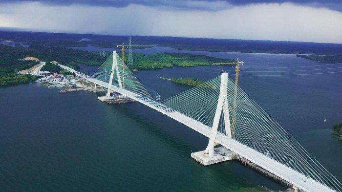 Jembatan pulau balang yang menghubungkan dua wilayah, Balikpapan-Penajam Paser Utara, Provinsi Kalimantan Timur.