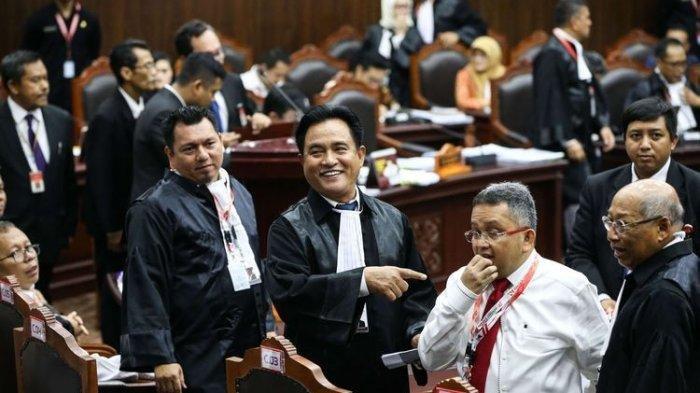 Ketua Tim Hukum Joko Widodo - Maruf Amin, Yusril Ihza Mahendra hadir dalam sidang perdana sengketa pilpres 2019 di Gedung Mahkamah Konstitusi, Jakarta, Jumat (14/6/2019).