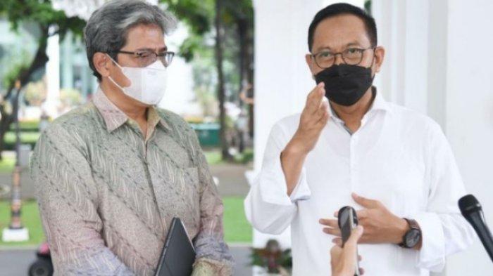 Kepala Otorita IKN Bambang Susantono dan Wakil Kepala IKN Dhony Rahajoe usai bertemu Presiden Joko Widodo di Istana Negara, Selasa (29/3/2022). Pengisian jabatan di Otorita IKN akan segera dilakukan. Sedikitnya ada dua deputi diutamakan dari masyarakat lokal.