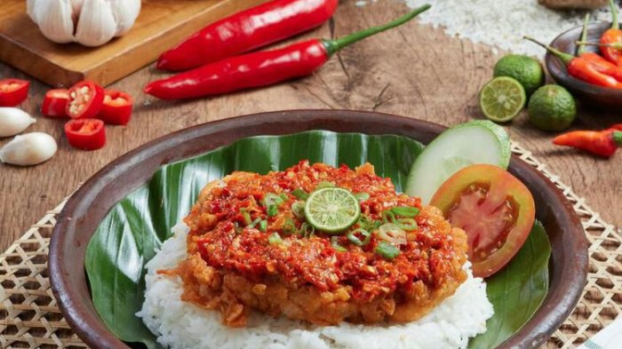 Ilustrasi Ayam geprek sambal
