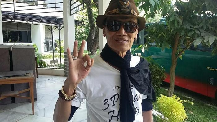 Komedian Kabul Basuki atau yang dikenal dengan panggilan Tessy.