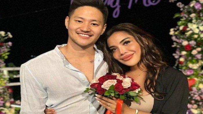 Ponakan Ashanty, Millen Cyrus dan kekasihnya Lionel Lee. Istri Anang Hermansyah, Ashanty Hampir Pingsan, Saksikan Ponakannya Millen Cyrus Dilamar Pria Asal Australia di Bali