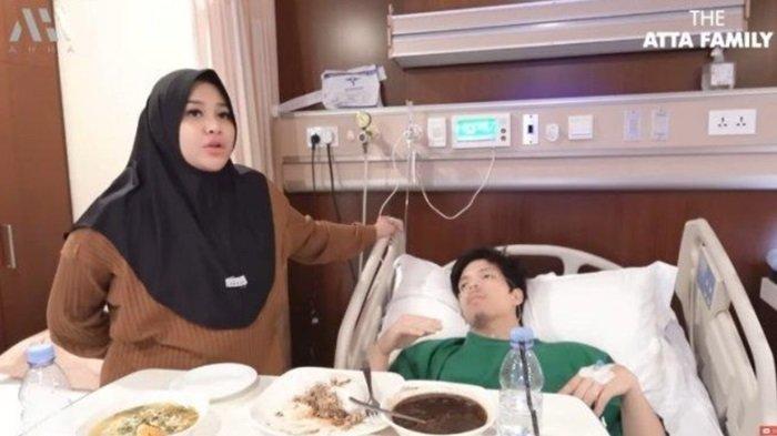 KONDISI - Aurel Hermansyah saat menemani Atta Halilintar. Kondisi terkini sang Youtuber dibeberkan putri sulung Krisdayanti pasca jalani operasi.