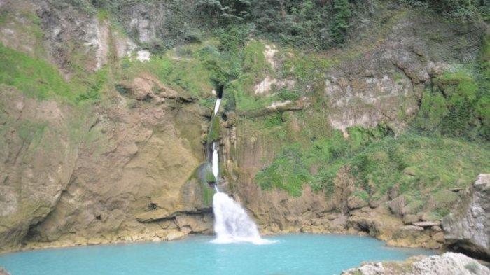 Air terjun Matayangu di Desa Manurara, Kecamatan Katikutana, Kabupaten Sumba Tengah, Nusa Tenggara Timur, Senin (6/8/2018). Air terjun ini berada dalam kawasan Taman Nasional MataLawa Sumba.