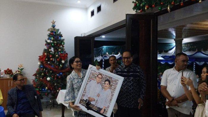 Bingkisan foto dari Sanjose Choir untuk Bapa Josef dan Mama Mery, Minggu 17 November 2024
