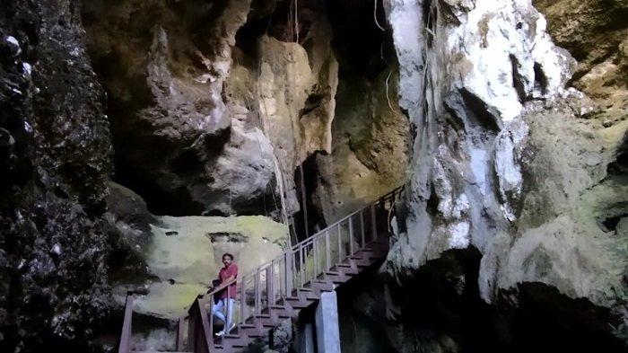 Destinasi wisata Gua Batu Cermin di Labuan Bajo, Kabupaten Manggarai Barat, Nusa Tenggara Timur.