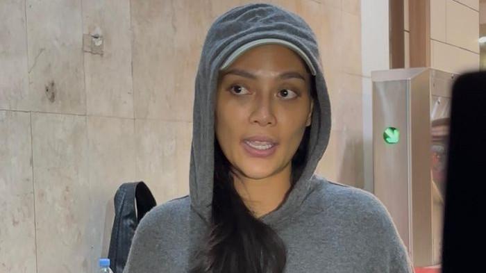 Erika Carlina saat ditemui di Polda Metro Jaya, Jakarta, 02