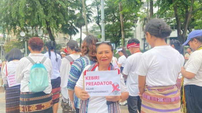 Forum Perempuan Diaspora Nusa Tenggara Timur (FPD NTT) Jakarta mengadakan Pawai Budaya dengan tema Menolak Kekerasan Seksual pada Anak dan Perempuan di NTT, Minggu (23/3/2025), di Car Free Day (CFD) di Jakarta