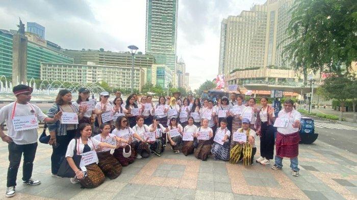 Forum Perempuan Diaspora Nusa Tenggara Timur (FPD NTT) Jakarta mengadakan Pawai Budaya dengan tema Menolak Kekerasan Seksual pada Anak dan Perempuan di NTT, Minggu (23/3/2025), di Car Free Day (CFD) di Jakarta