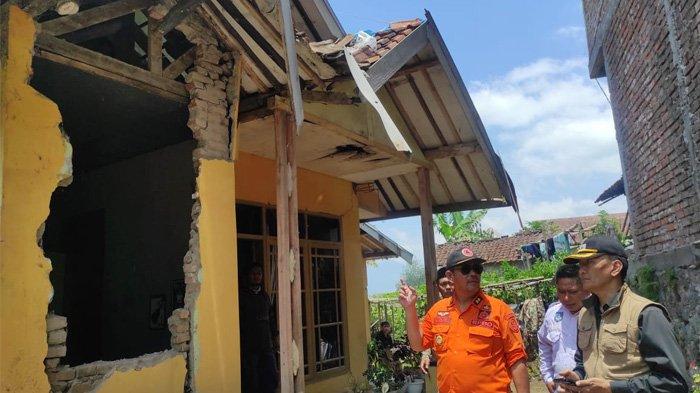 Kondisi bangunan rumah akibat gempa Bandung Raya, Provinsi Jawa Barat, Rabu (18/9/2024) pagi.