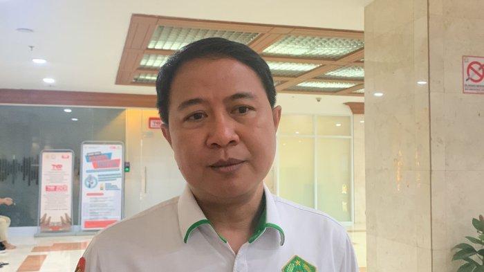 HILMAN LATIEF - Direktur Jenderal Penyelenggaraan Haji dan Umrah (Dirjen PHU) Kementerian Agama (Kemenag) Hilman Latief saat ditemui awak media di Gedung DPR RI, Senayan, Jakarta Pusat, Senin (24/2/2025).