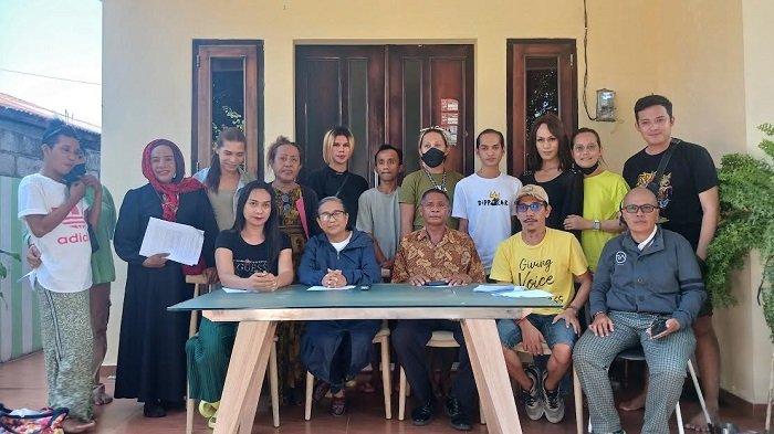 IMoF NTT Desak APH Usut Tuntas KAsus Desy/ IMoF) NTT dan Solidaritas anti diskriminasi dan kekerasan kelompok minoritas - Komunitas Independent Men of Flobamora (IMoF) NTT bersama solidaritas anti diskriminasi dan kekerasan terhadap kelompok minoritas menyatakan sikap atas meninggalnya Dessy salah seorang transpuan Kota Kupang yang menjadi korban pembunuhan beberapa waktu lalu.