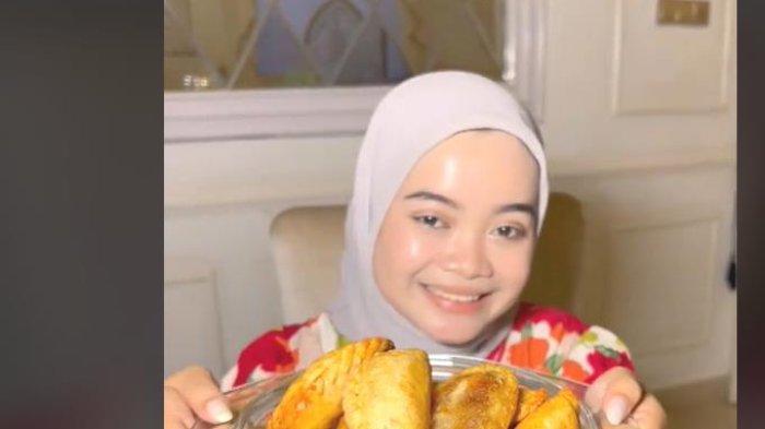 CIRENG PEDAS -Video Viral TikTok, Cireng Bunting dan Janda Pedas Menggigit Lidah di Bojonggede, Bogor, Jabar