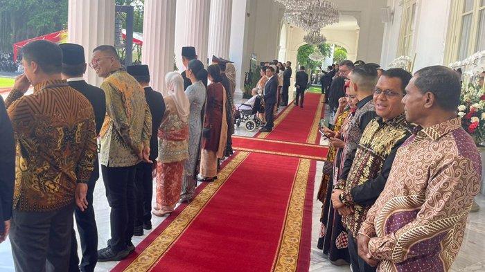 Pasangan Calon Gubenur dan Wakil Gubernur NTT, Melki Laka Lena dan Johni Asadoma menghadiri acara pisah sambut Presiden ketujuh RI Joko Widodo dan Presiden ke-8 RI Prabowo Subianto di Istana Negara- Jakarta, Minggu 20 Oktober 2024.