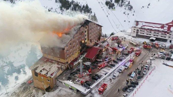 Kebakaran Hotel Grand Kartal yang terletak di resor layang di provinsi Bolu, barat laut Turki, menewaskan sedikitnya 66 orang, Selasa (21/1/2025).
