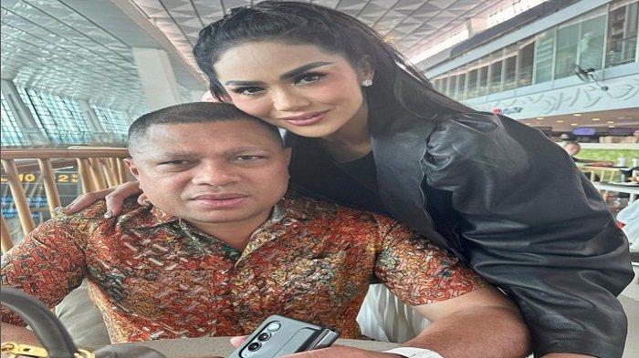 PENAMPILAN KRISDAYANTI - Mimi Aurel Hermansyah, Krisdayanti Pose Mesra Bareng Raul Lemos