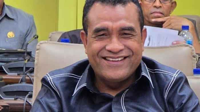 KRISTOFORUS LOKO - Wakil Ketua Komisi III DPRD NTT Kristoforus Loko saat memberikan respon terhadap pelaksanaan seleksi Dirut Bank NTT.