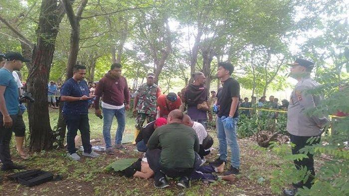 Kapolresta Kupang Kota, Kombes Pol Aldinan Manurung turun langsung ke TKP penemuan mayat di Kecamatan Alak, Sabtu (8/3/2025). Sosok mayat tanpa identitas ditemukan di kebun milik warga