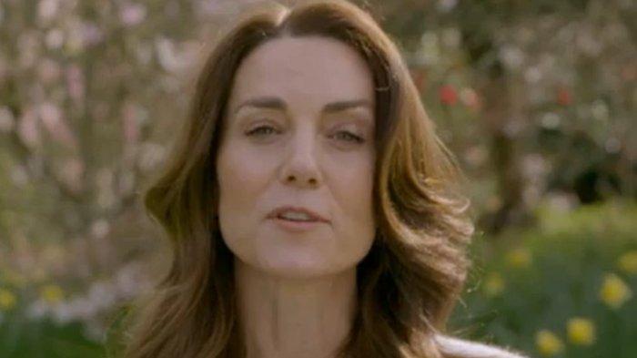 Kate Middleton saat mengumumkan dirinya mengidap kanker dan sedang menjalani tahap awal kemoterapi dalam sebuah video yang dirilis di akun Instagram resminya bersama Pangeran William, Jumat 22 Maret 2024.
