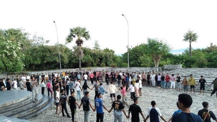 KEGIATAN PASKAH - Salah satu dinamika kegiatan paskah bersama OMK dan CMF Kupang.