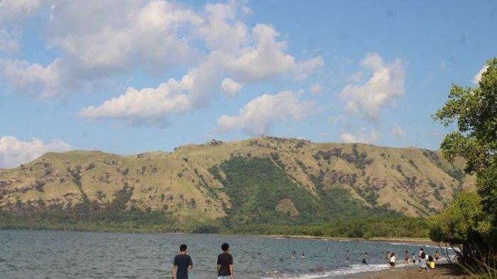 Keindahan Pantai Magepanda yang berada di kawasan wisata mangrove Magelo'o, Desa Reroroja, Kecamatan Magepanda, Kabupaten Sikka, NTT.