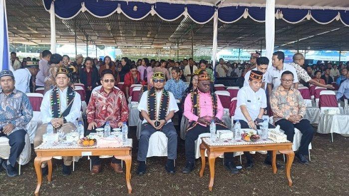 PIGAI - Menteri HAM RI, Natalius Pigai, dalam kuliah umum, di Kampus Unika St Paulus Ruteng, Kabupaten Manggarai, Rabu (21/5).