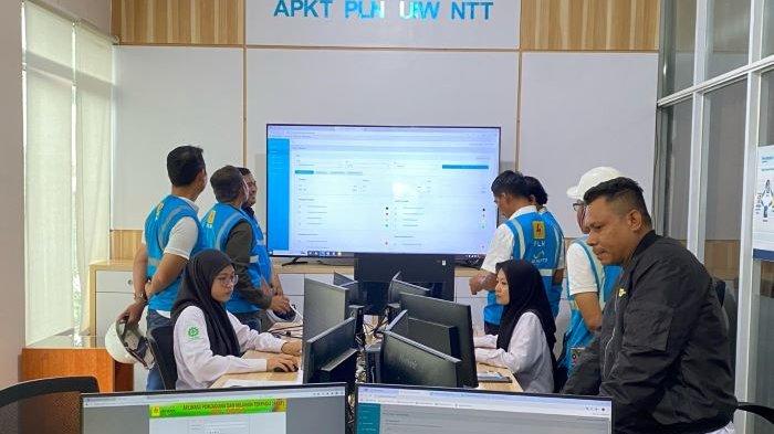 APLIKASI PLN MOBILE - Petugas dan Manajemen PLN NTT memastikan seluruh laporan gangguan dan keluhan kelistrikan melalui Aplikasi PLN Mobile dapat diakomodir oleh Command Centre APKT PLN UIW NTT.