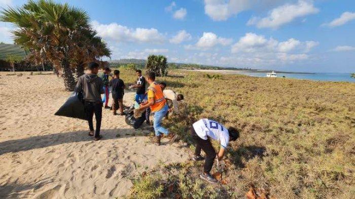 BERSIH PANTAI -PLN IUW NTT menggelar bersih-bersih pantai pada Hari Jumat, 20 Oktober 2023. Kegiatan ini serentak dilaksanakan oleh seluruh unit PLN di Nusa Tenggara Timur