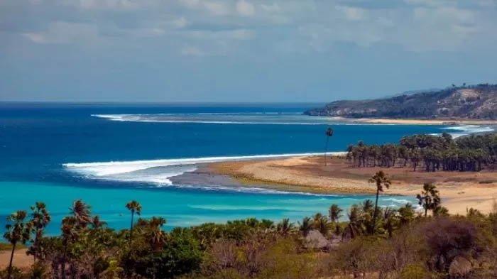 Pantai Kolouju di Sabu Barat, Sabu Raijua