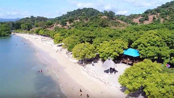 Pantai Pasir Putih di Atapupu , Kabupaten Belu