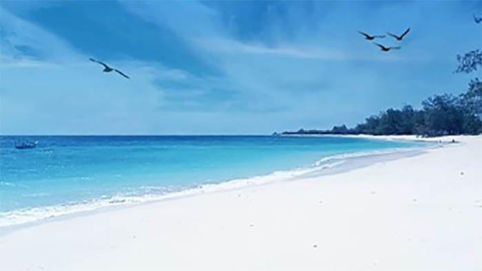 Pantai Puru Kambera di Kabupaten Sumba Timur , NTT