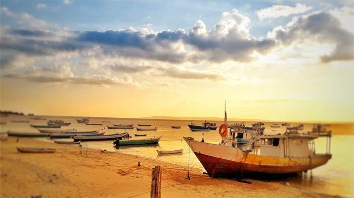 Pantai Tablolong saat sore hari