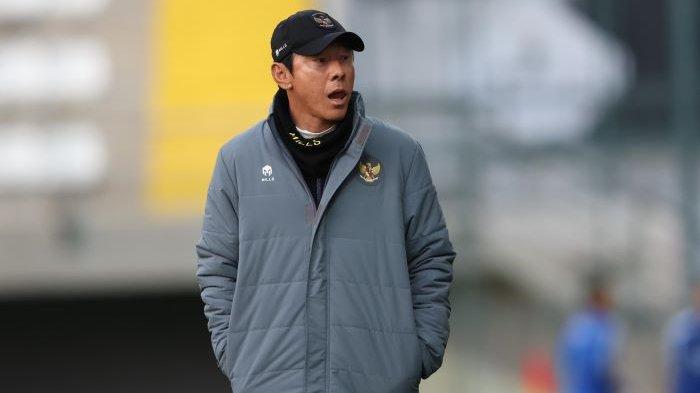 SHIN TAE-YONG- Sosok Pelatih Shin Tae-yong. Untuk partai malam nanti, Pelatih Shin Tae-yong akan mulai menguji kekuatan utama Timnas Indonesia yang dipersiapkan untuk mengarungi Piala Asia 2023.