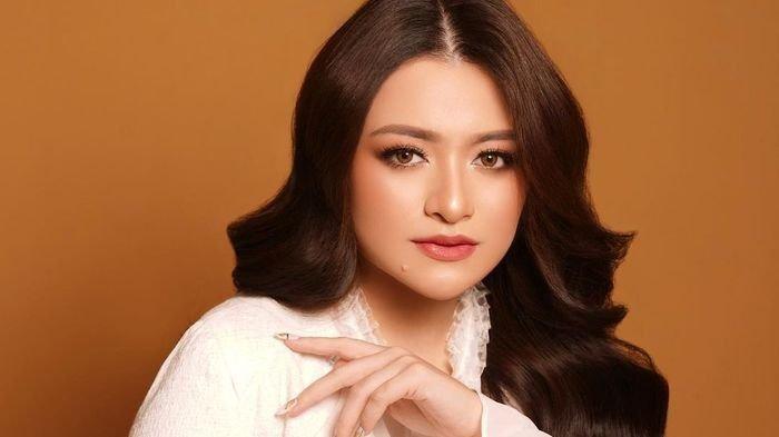 Pemotretan terbaru Nathalie Holscher.