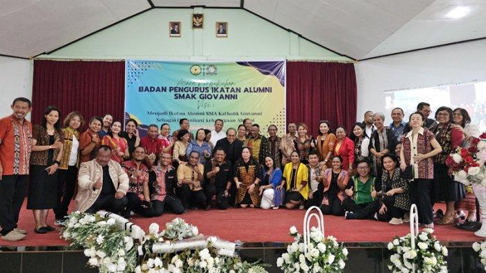 PENGURUS IKA GIVANS - Badan pengurus Ikatan Alumni SMA Katolik Giovanni Kupang (IKA Givans) periode 2025-2030 yang dikukuhkan di Kupang, Sabtu 24 Mei 2025.