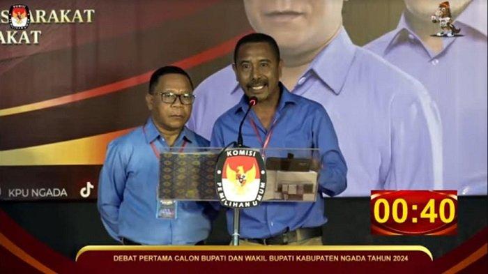 Raymundus Bena dan Bernadinus Dhey Ngebu