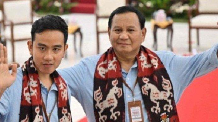 MAKAN GRATIS – Pasangan Prabowo Subianto – Gibran Rakabuming Raka juga menyampaikan janji makan siang gratis kepada anak-anak sekolah sebagai investasi untuk mencapai Indonesia emas pada tahun 2045 mendatang.