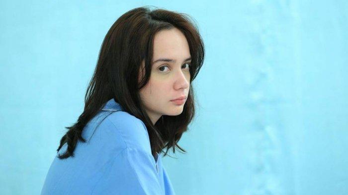 TANPA HIJAB -- Putri Anne tanpa hijab, Tampang bule jadi sorotan